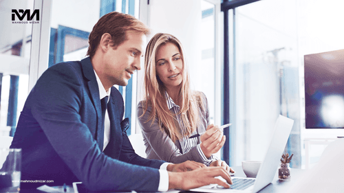 ما الفرق بين التسويق الإلكتروني والتقليدي؟